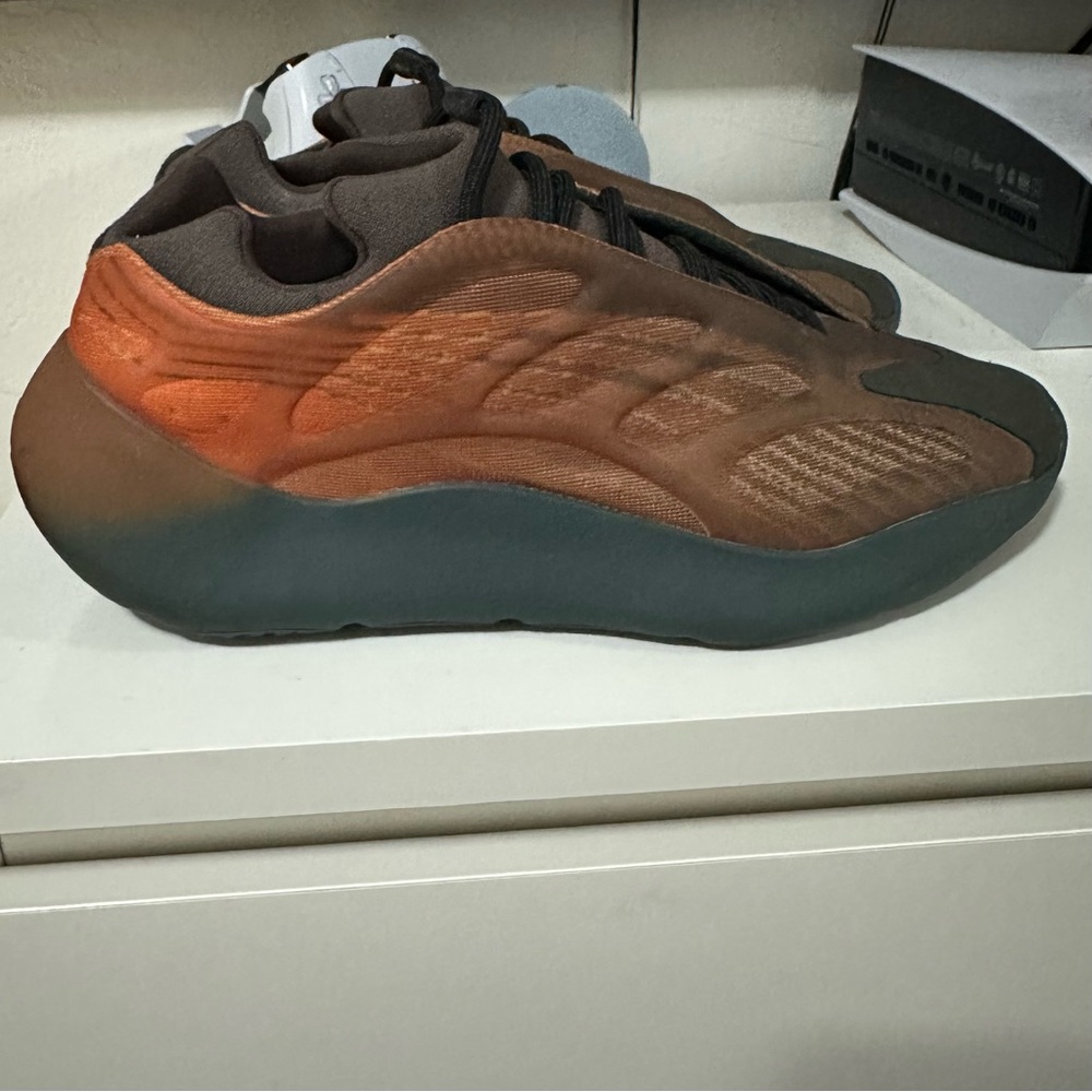 Yeezy 700